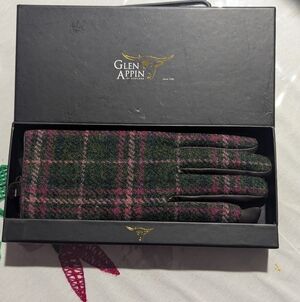 Glen Appin Pink and Green Plaid Gloves